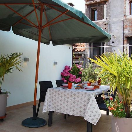 Loft Due Cuori Con Terrazza Veneza Exterior foto